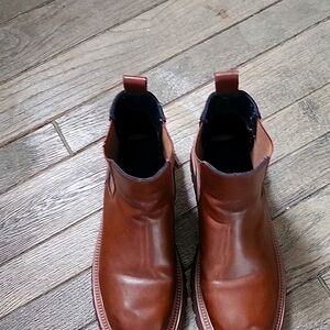 Women's classy ankle boots.  Very stylish and comfortable